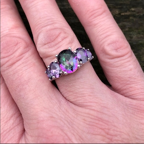 Rainbow Purple Topaz 5-Stone Ring SZ 7! NEW! - Picture 1 of 11